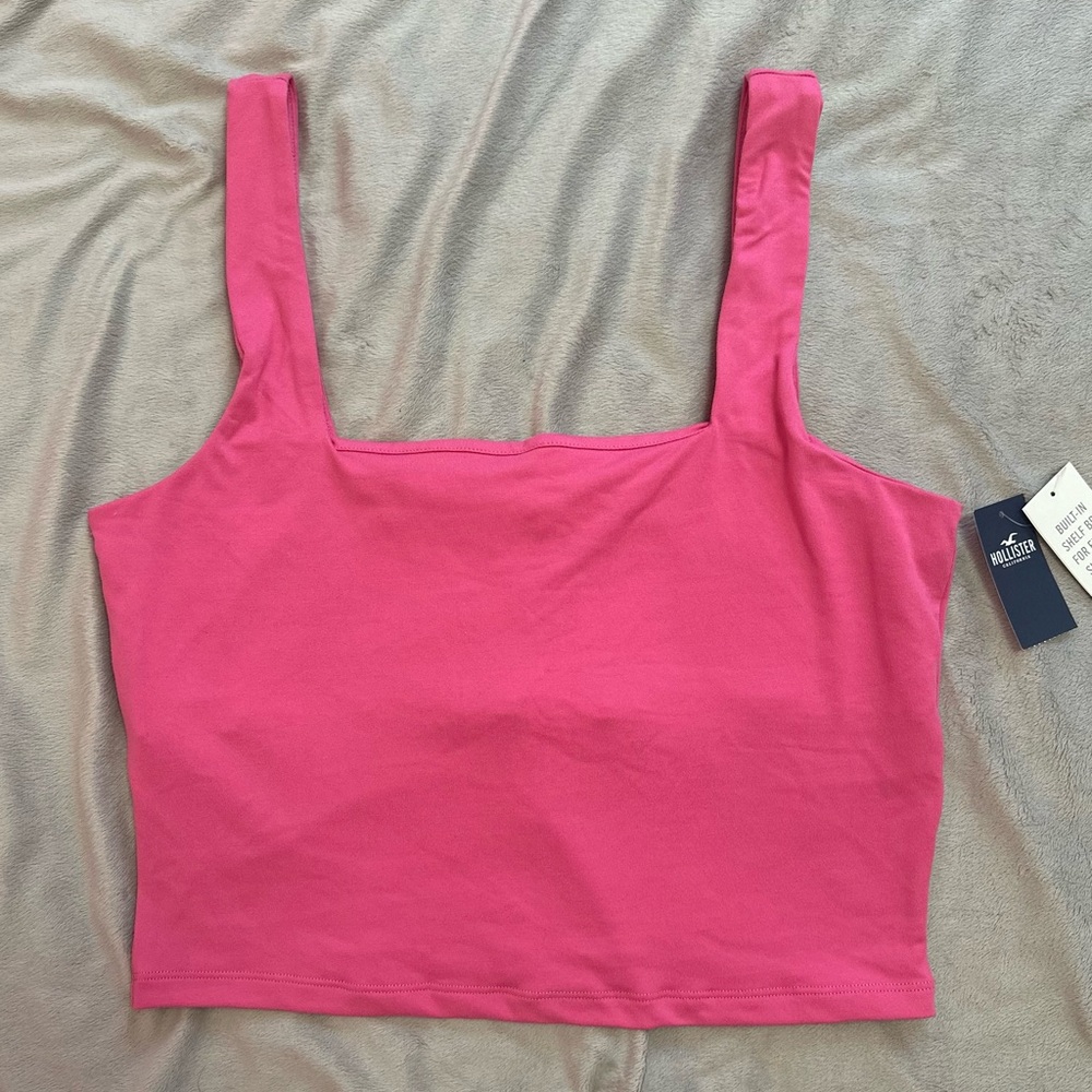 Hollister Women's Pink Crop Top